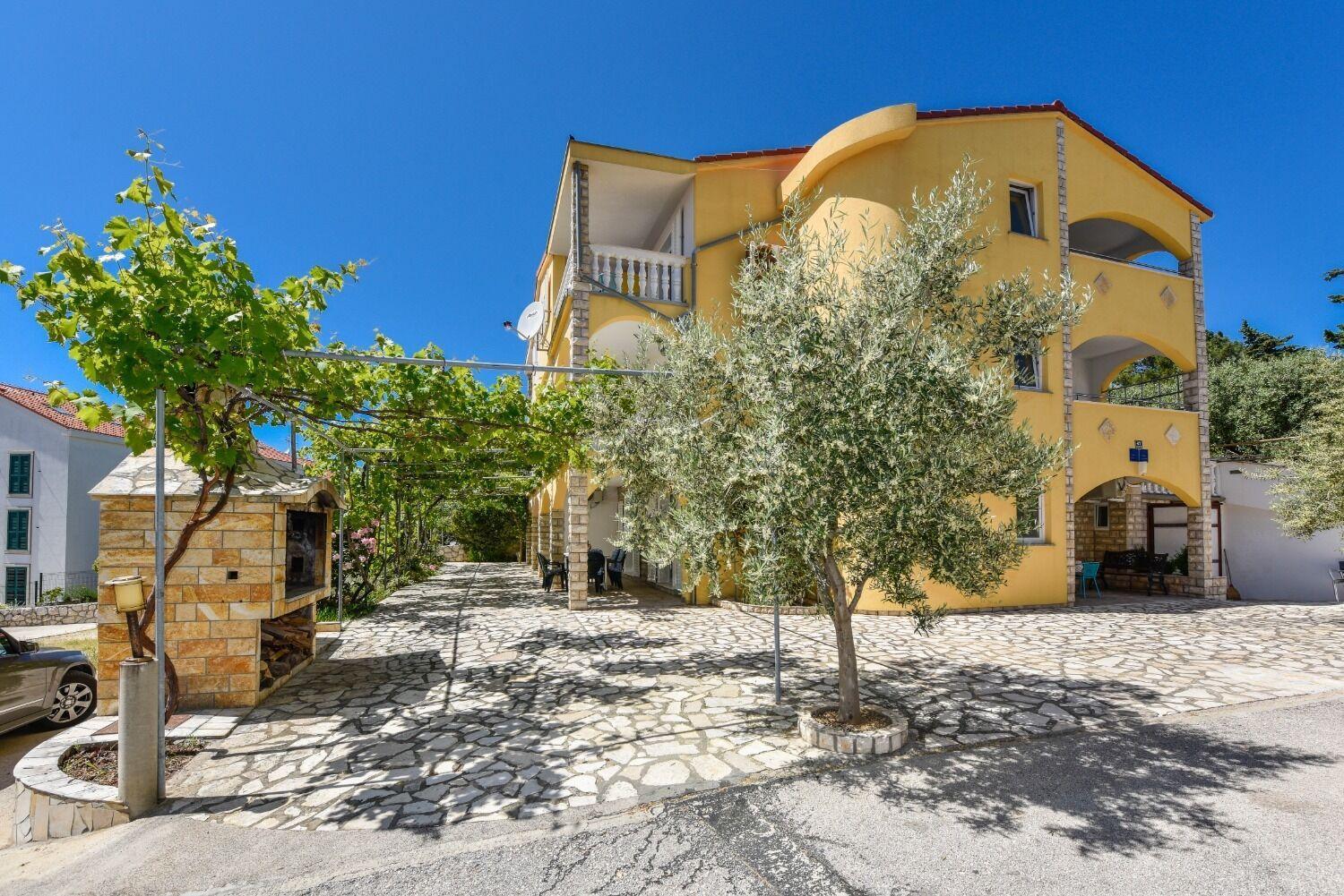Apartments Mark - 200 M From Sea Novalja Exteriör bild